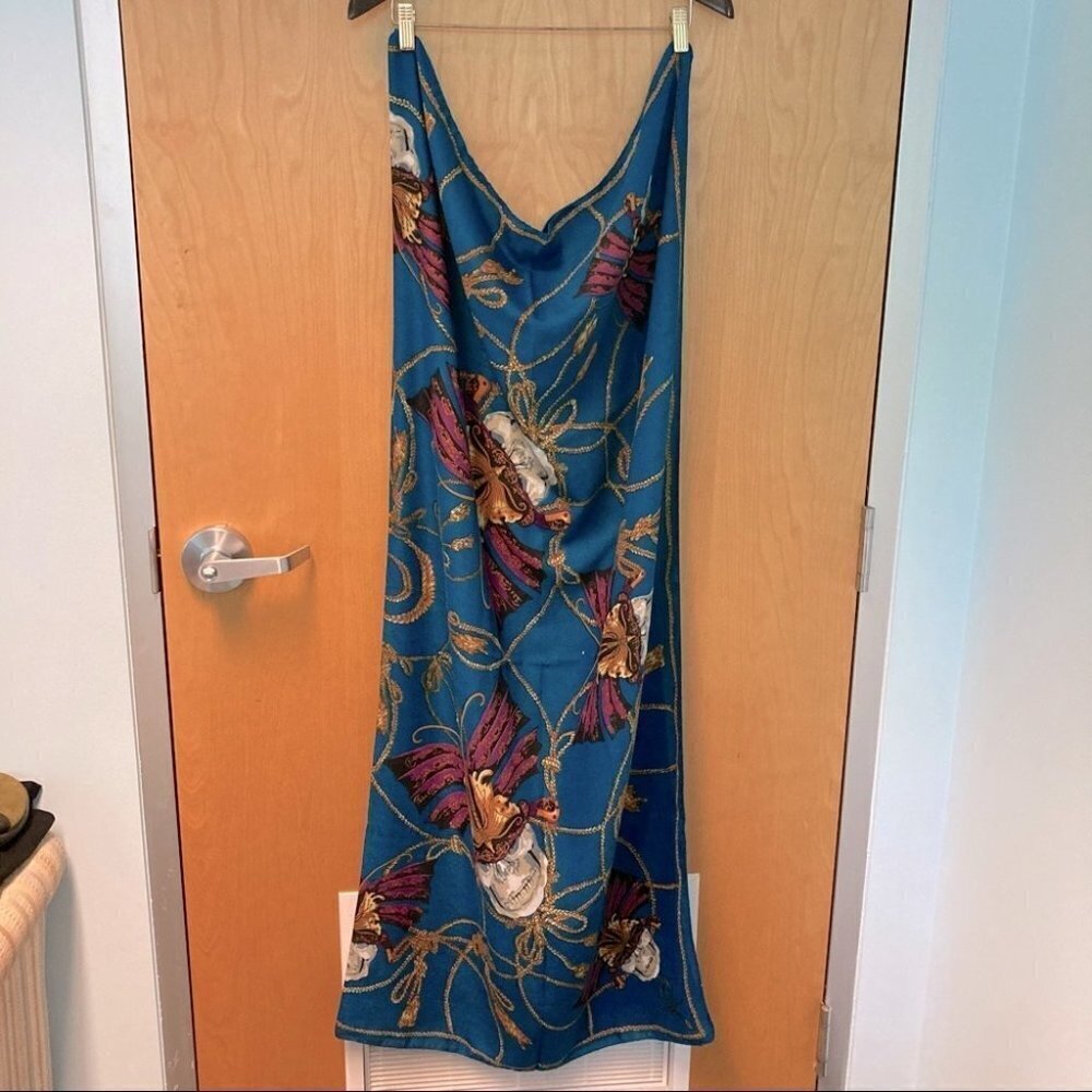 SCARF Skeleton Head w/ Plumes Headdress Blanket Scarf